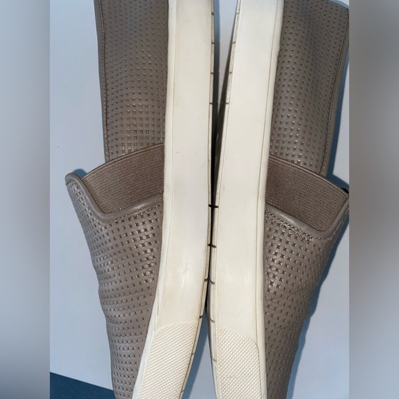 Vince Gray Tan Sneakers Slip-On Comfort - Picture 6 of 10